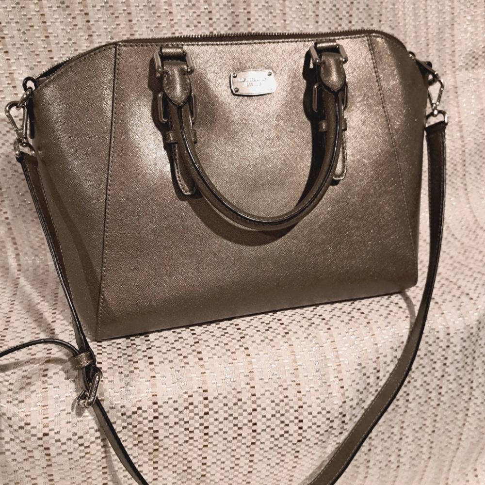 Michael kors hand bag